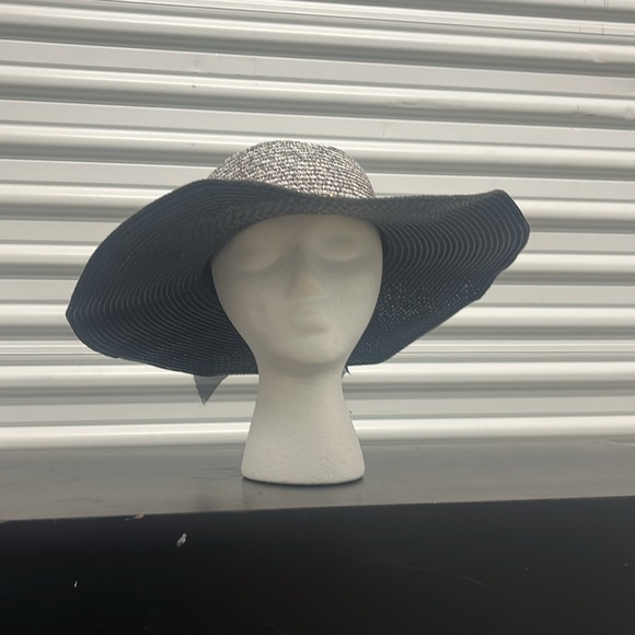 Women’s sun hat - Picture 3 of 11